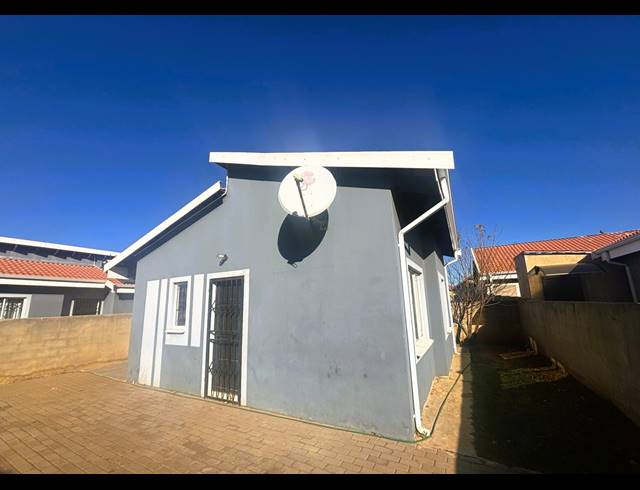 2 BEDROOM HOUSE FOR SALE IN SAVANNA CITY
